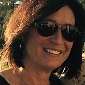 Meet your Posher, Leslie